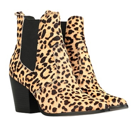 **Sold** NWT Steve Madden "Patricia-L" booties - Picture 2 of 8